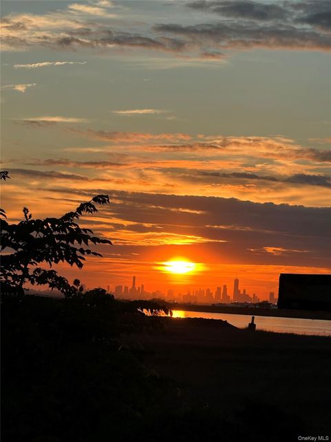 Homes For Sale - 26 Cheshire Road<br/> Inwood, NY 11096