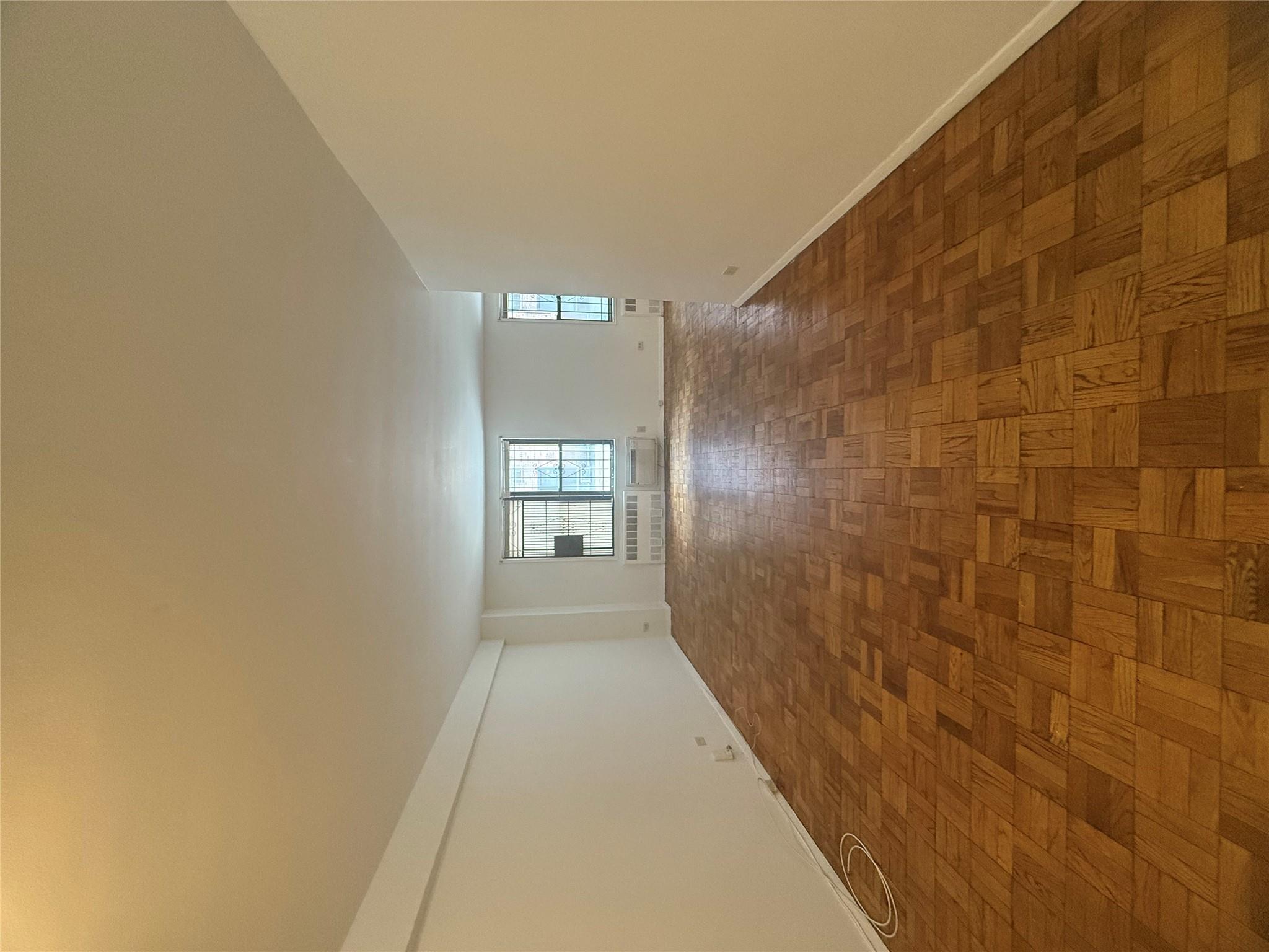 665 Thwaites Place 1X