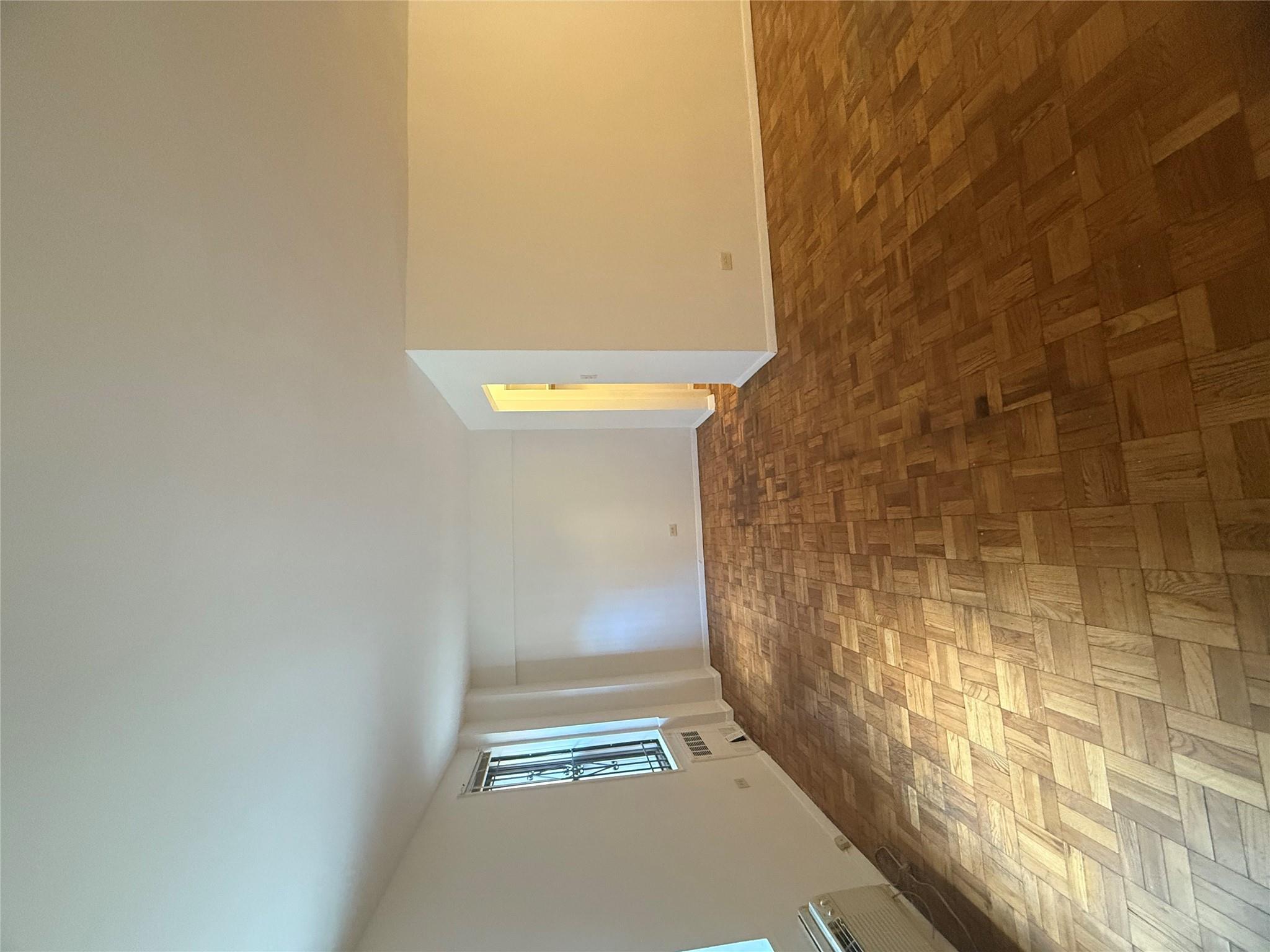 665 Thwaites Place 1X