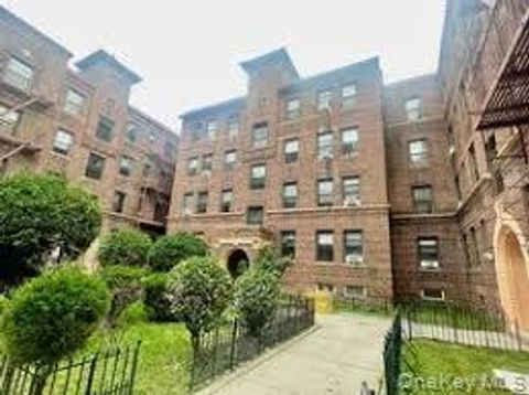 Photo of 6140 Saunders street St #C15, Rego Park, NY 11374 (MLS # 987117)