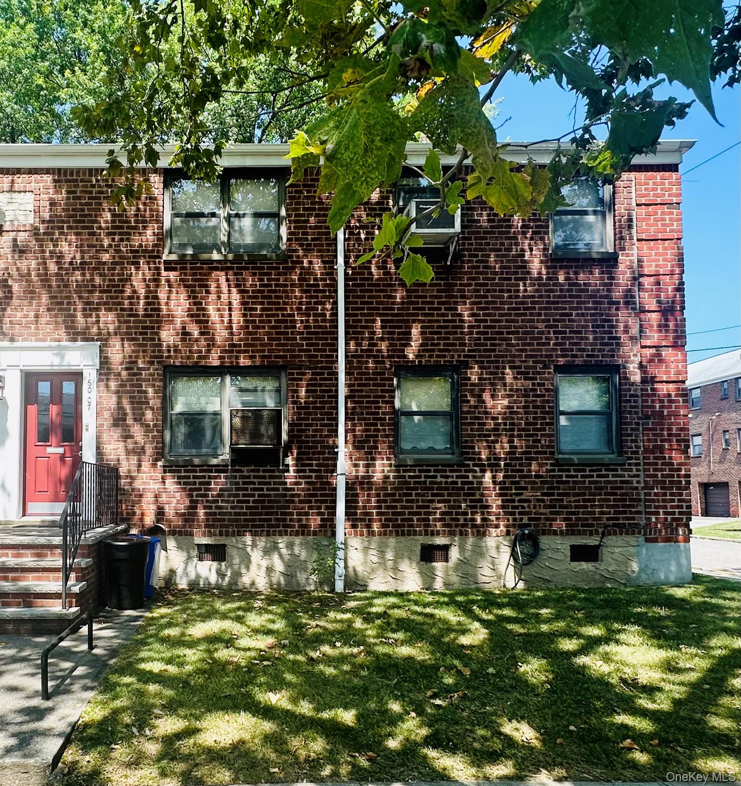 160-07 17 Avenue Lower