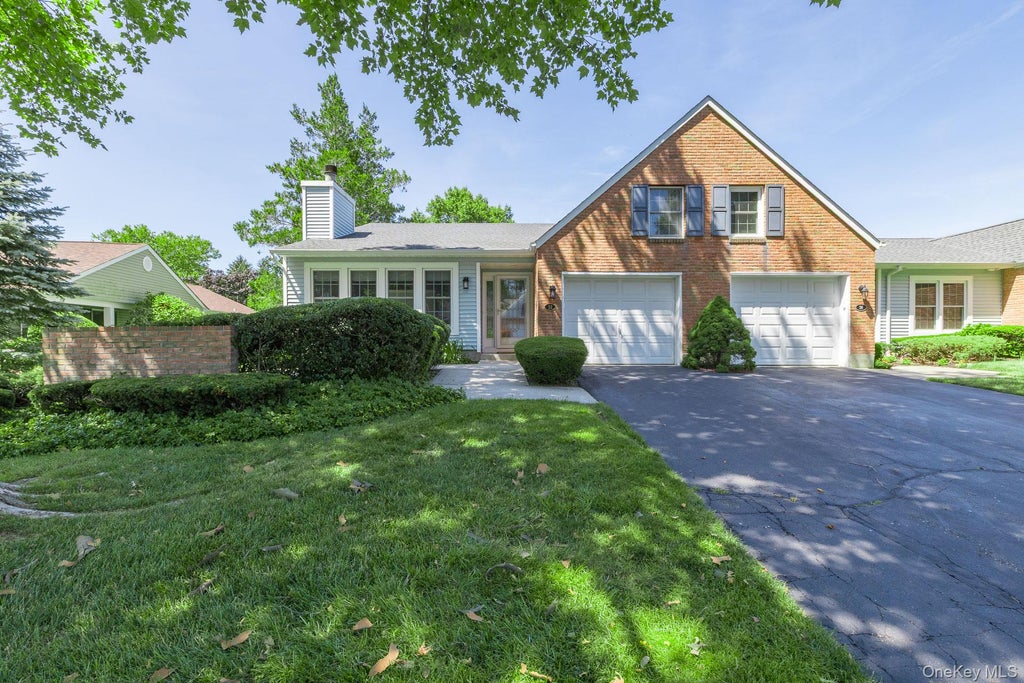 Photo of 32 Chippendale Drive, Mount Sinai, NY 11766 (MLS # 1028300)