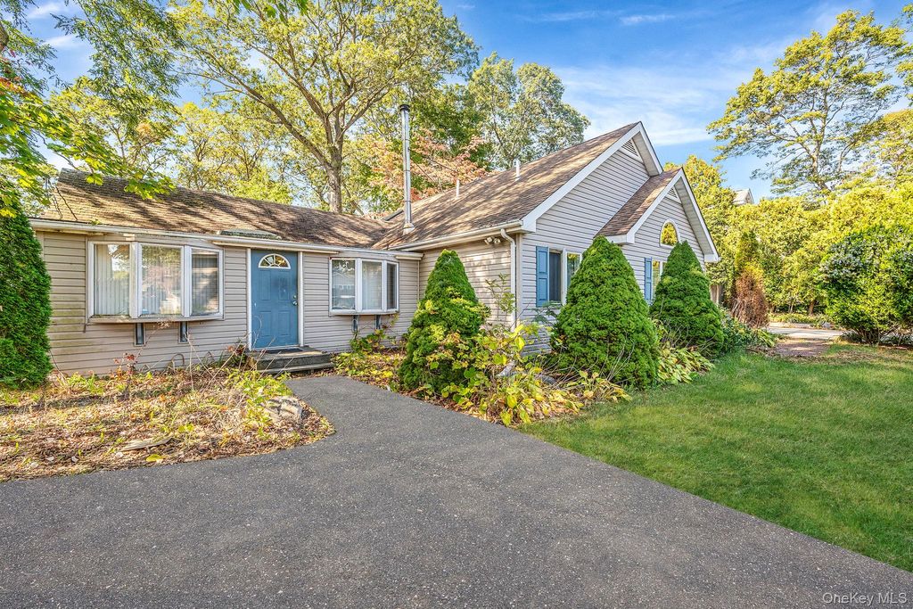 Photo of 6 Sound Beach Boulevard, Sound Beach, NY 11789 (MLS # 921415)