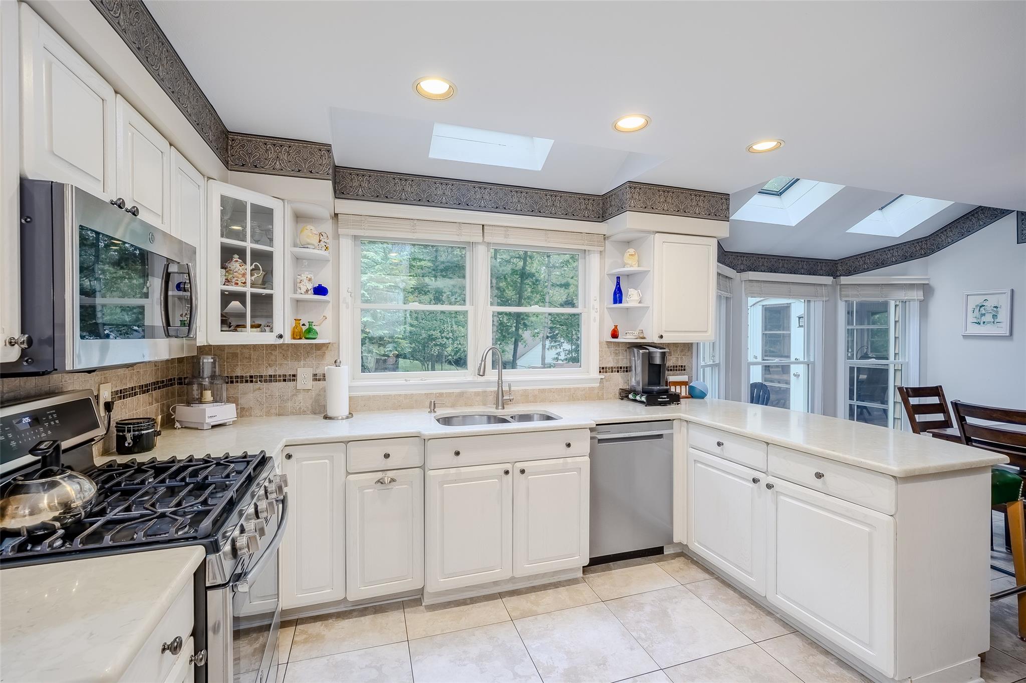 12 Nadworny Lane, Stony Brook, New York image 26