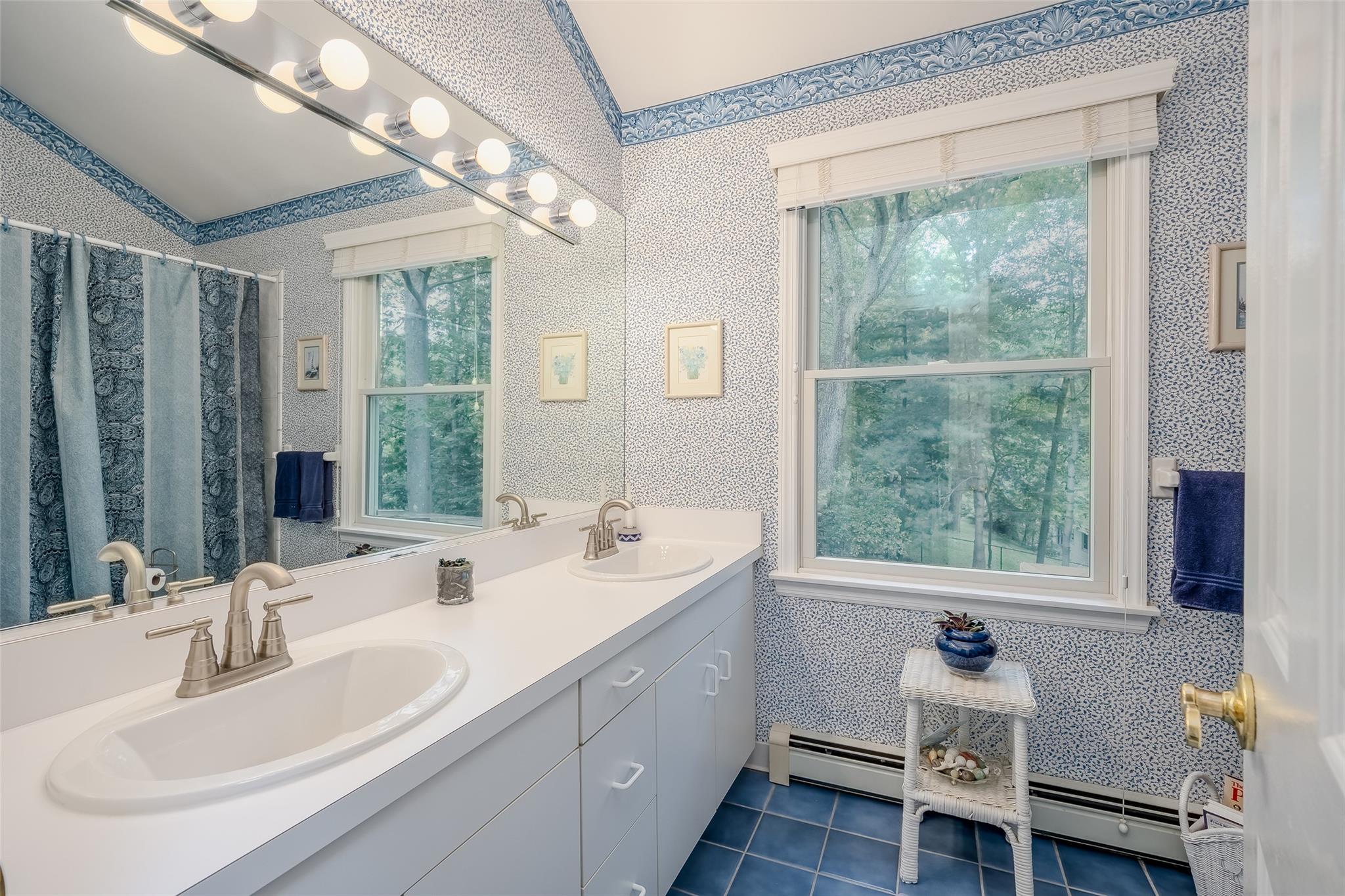12 Nadworny Lane, Stony Brook, New York image 42