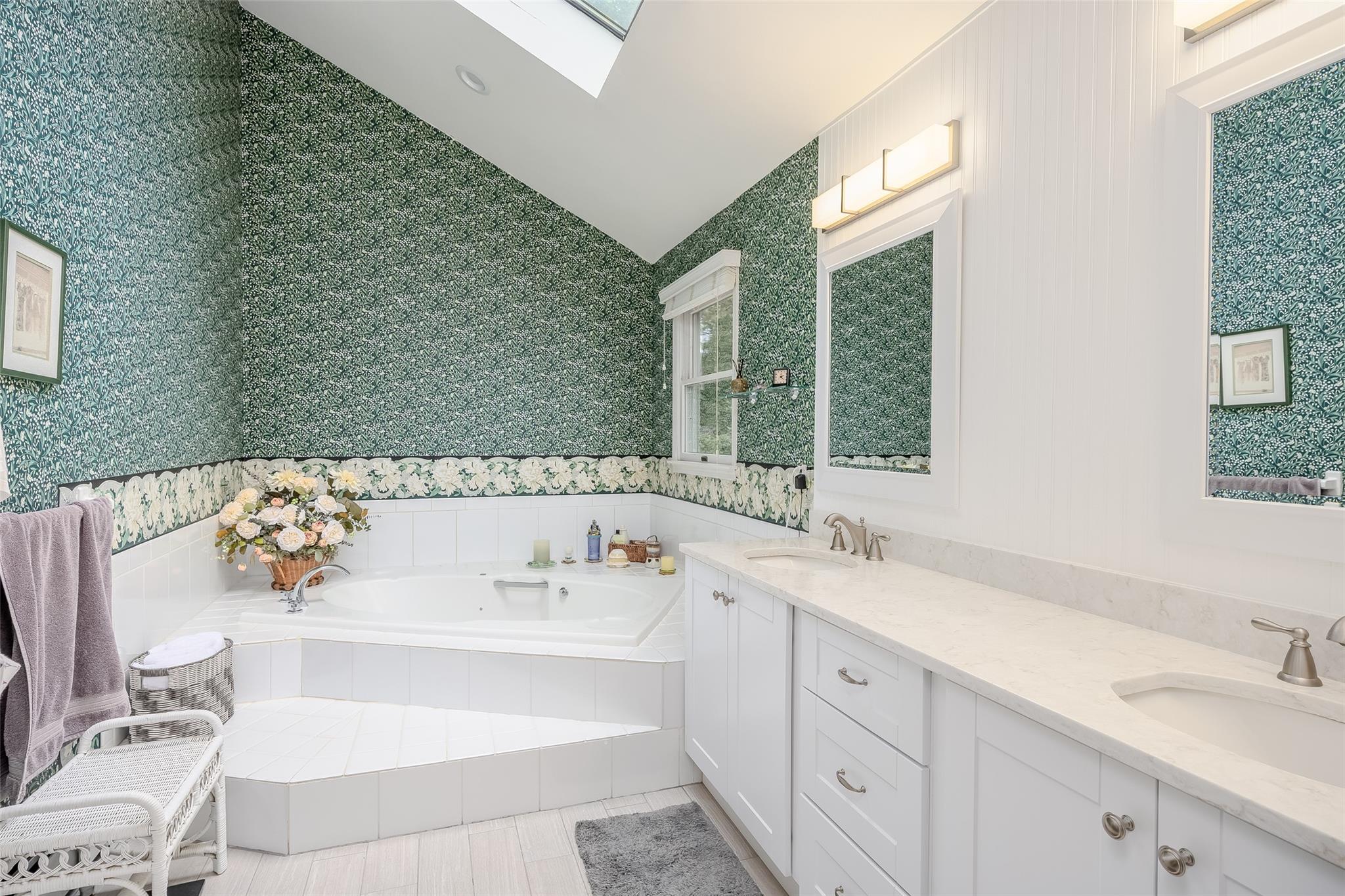 12 Nadworny Lane, Stony Brook, New York image 34