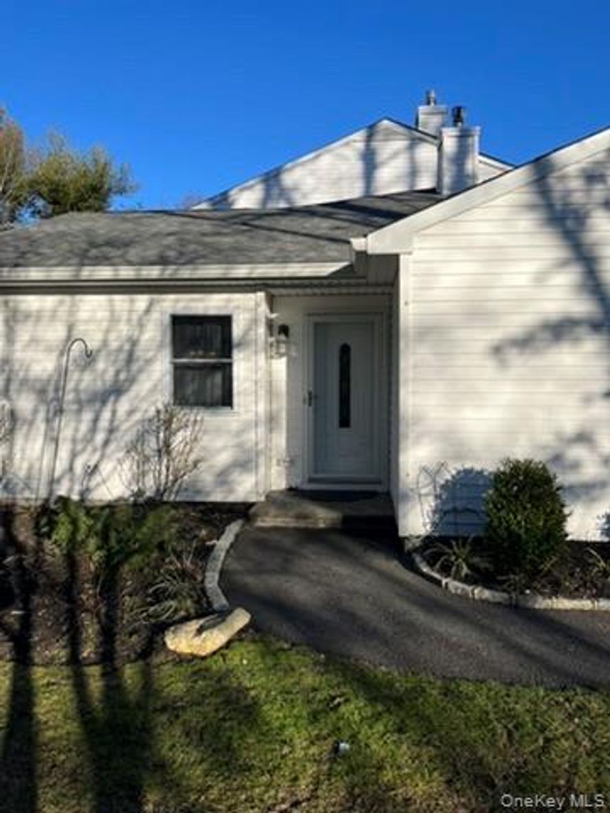 33 Bass Ct, Manorville, NY 11949 for sale - Stessa