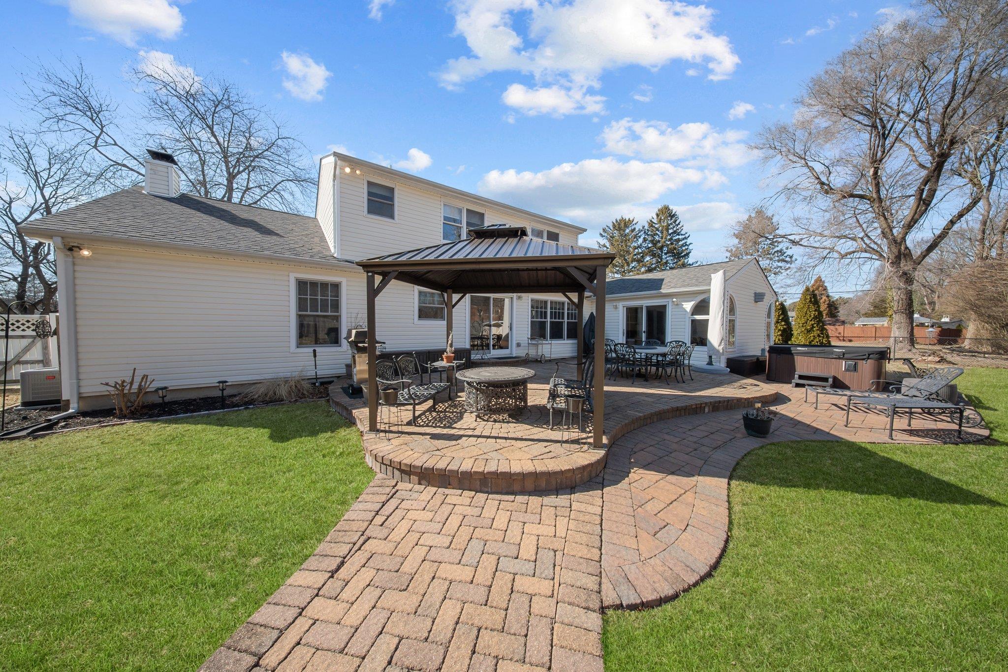 3 Hopewell Drive, Stony Brook, New York image 6