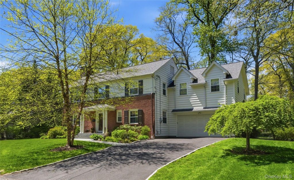 Photo of 136 Devonshire Road, Larchmont, NY 10538 (MLS # 991351)