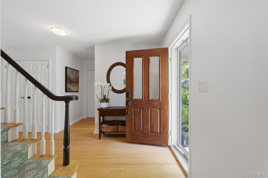 Photo of 136 Devonshire Road, Larchmont, NY 10538 (MLS # 991351)