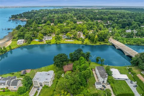 230 Gristmill Lane Saddle Rock NY 11023