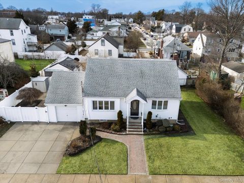 158 Roosevelt Avenue Freeport NY 11520