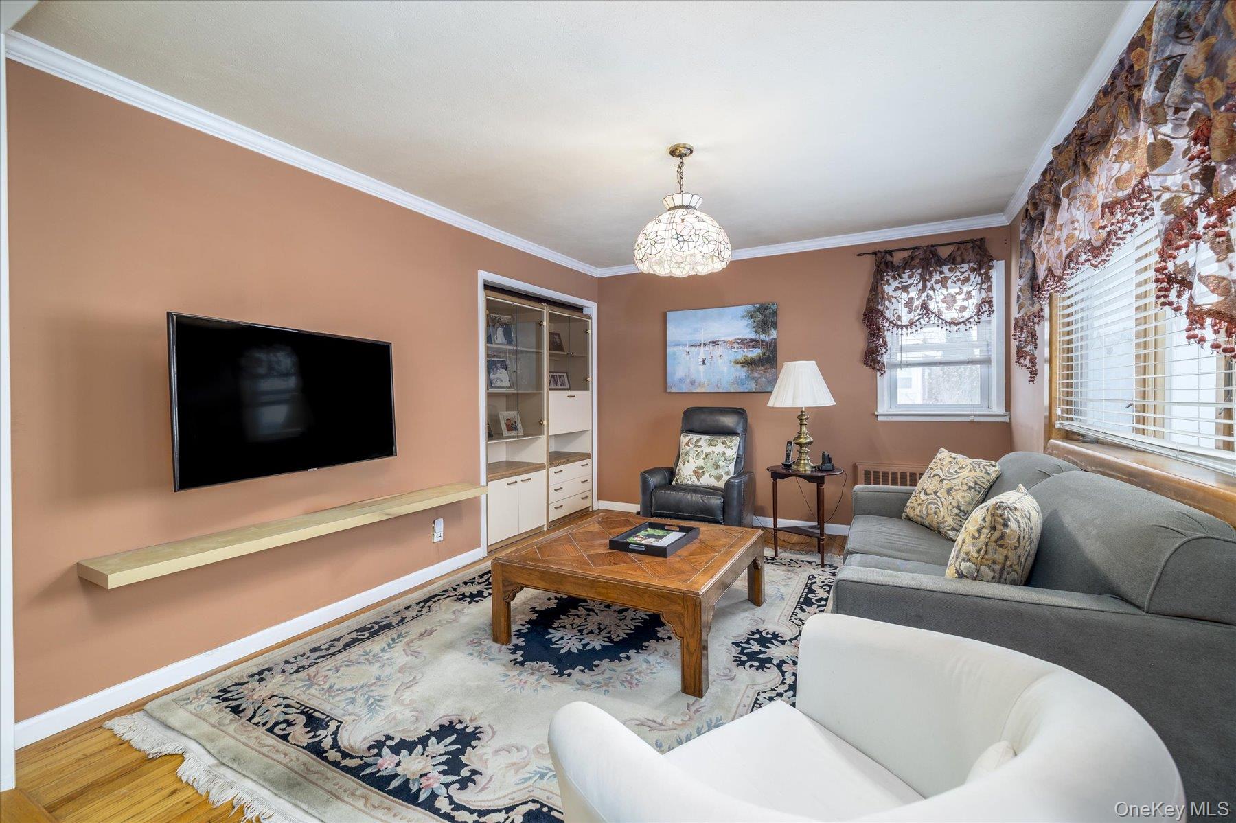 158 Roosevelt Avenue