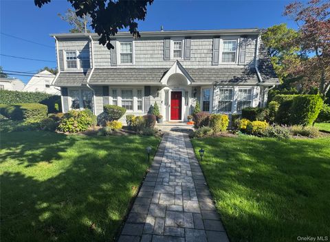 Photo of 217 Hamilton Road, Rockville Centre, NY 11570 (MLS # 915436)