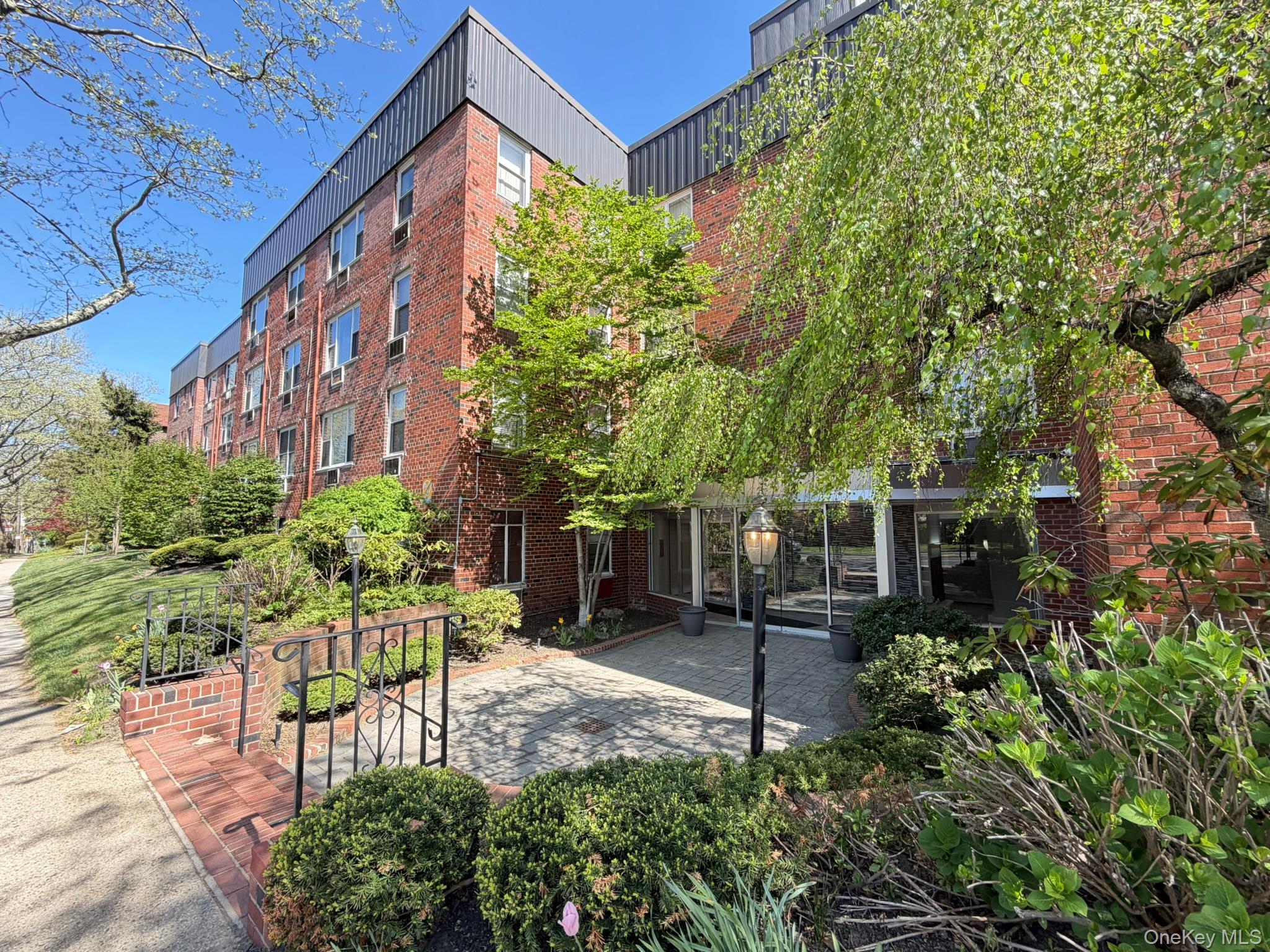 185 S Middle Neck Road 3C