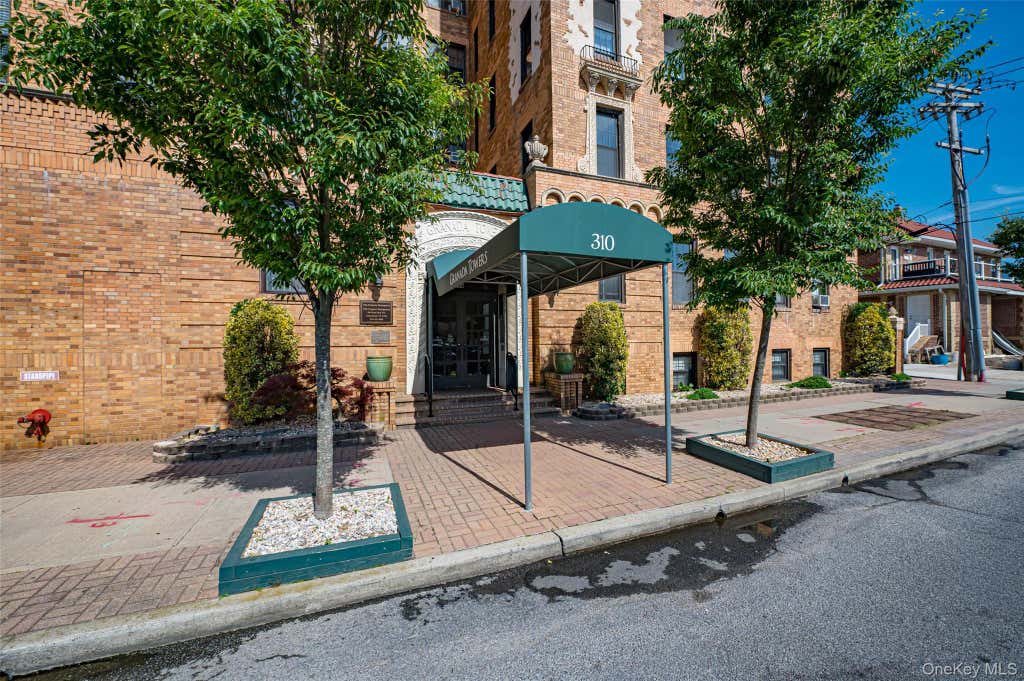 Photo of 310 Riverside Boulevard #3i, Long Beach, NY 11561 (MLS # 1014210)