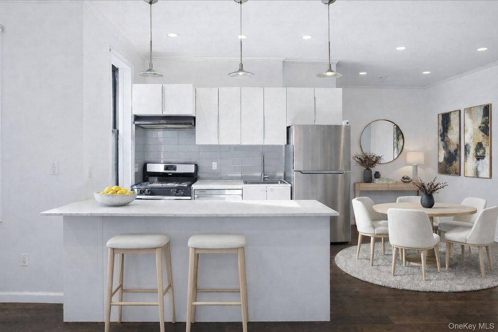 Photo of 21 Barstow Road #6C, Great Neck, NY 11021 (MLS # 958969)