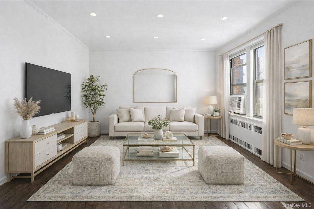 Photo of 21 Barstow Road #6C, Great Neck, NY 11021 (MLS # 958969)