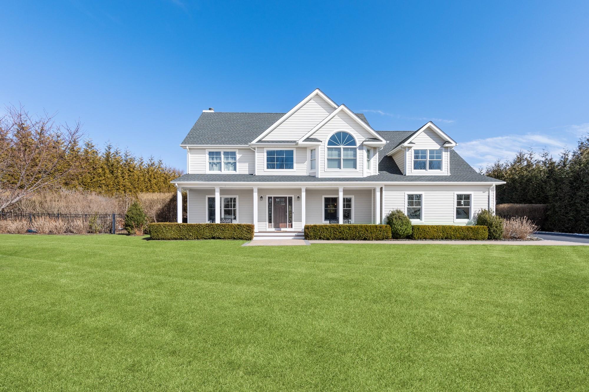 Rental Property at Roanoke Court, Riverhead, Hamptons, NY - Bedrooms: 4 
Bathrooms: 2  - $34,000 MO.