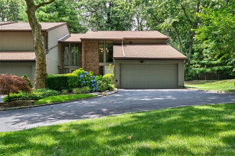 25 Meadowood Drive Jericho NY 11753