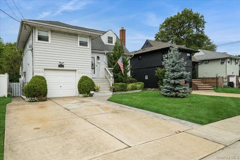 Photo of 570 S Ocean Avenue, Freeport, NY 11520 (MLS # 913684)