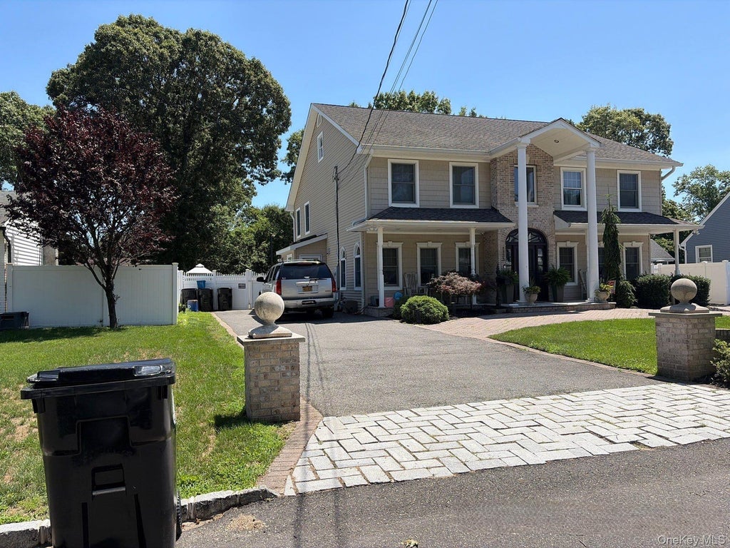 Photo of 1133 Patricia Avenue, West Islip, NY 11795 (MLS # 1029025)