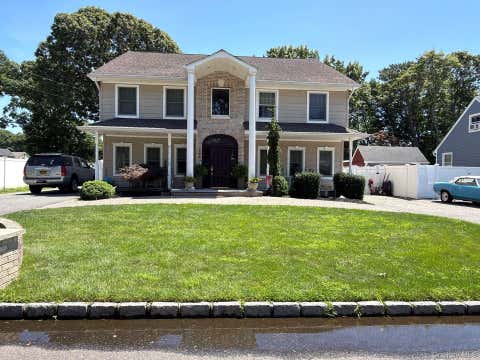Homes For Sale - 1133 Patricia Avenue<br/> Suffolk County, West Islip, NY 11795