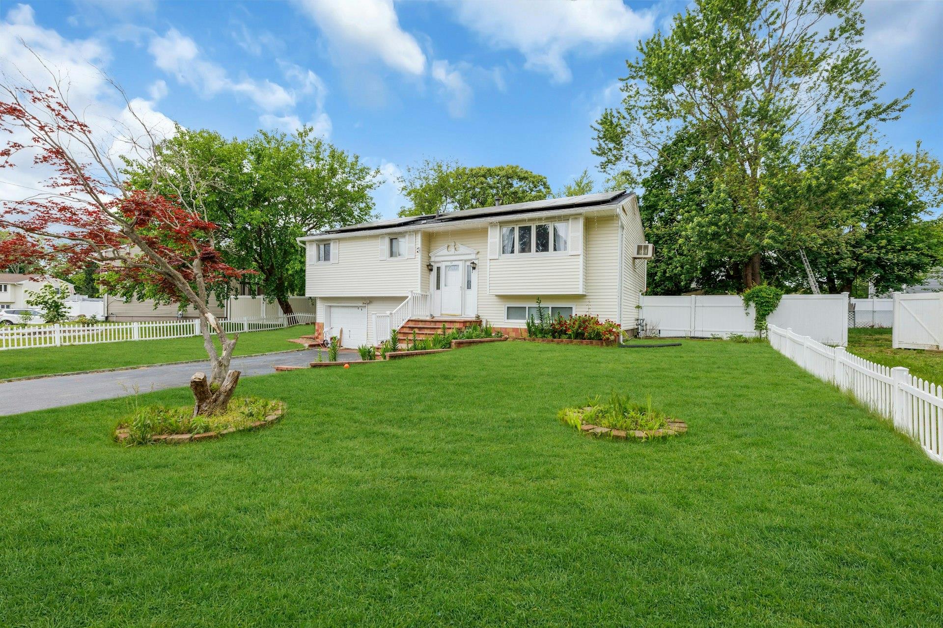 23 Berkeley Avenue, Selden, New York image 1