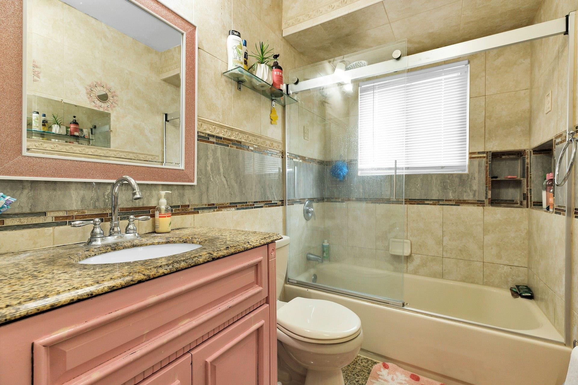23 Berkeley Avenue, Selden, New York image 8