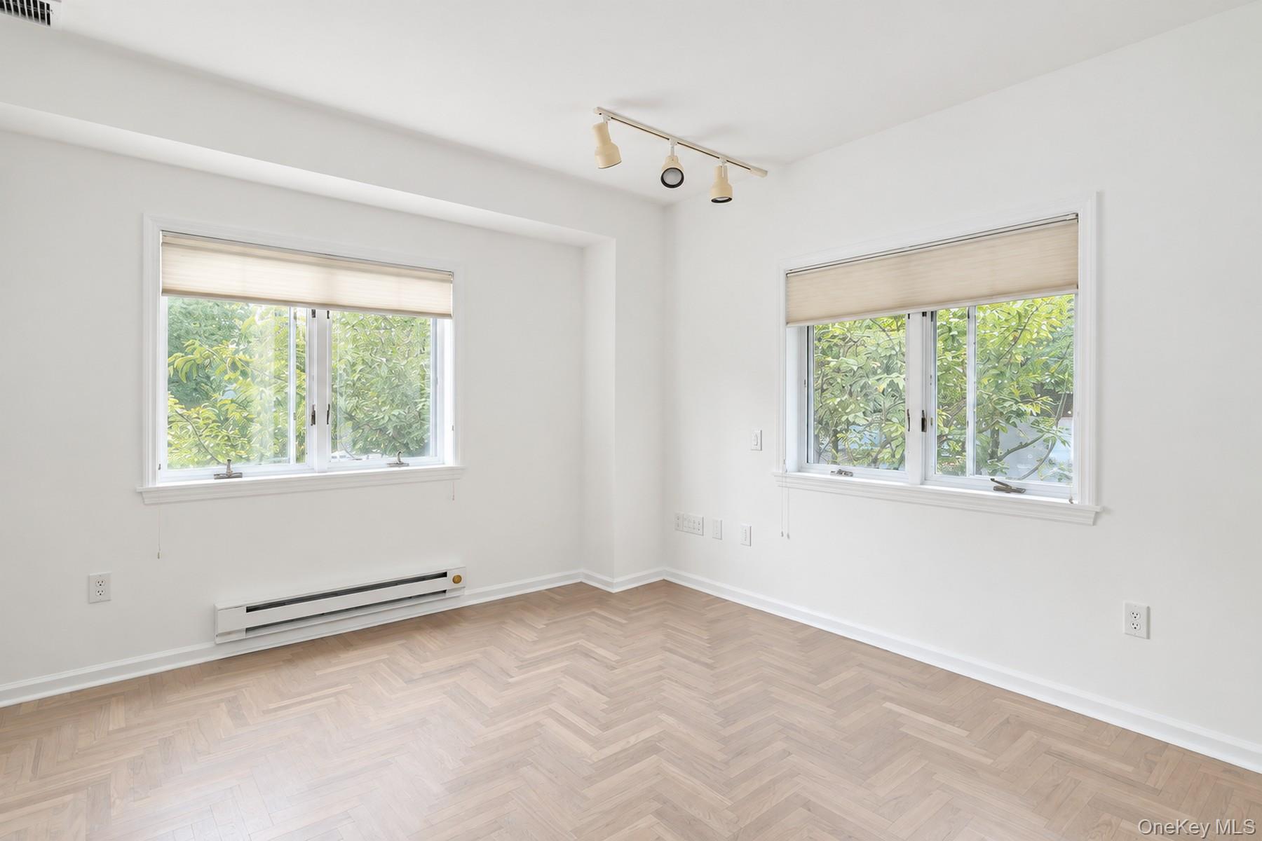 213 Devries Court 213