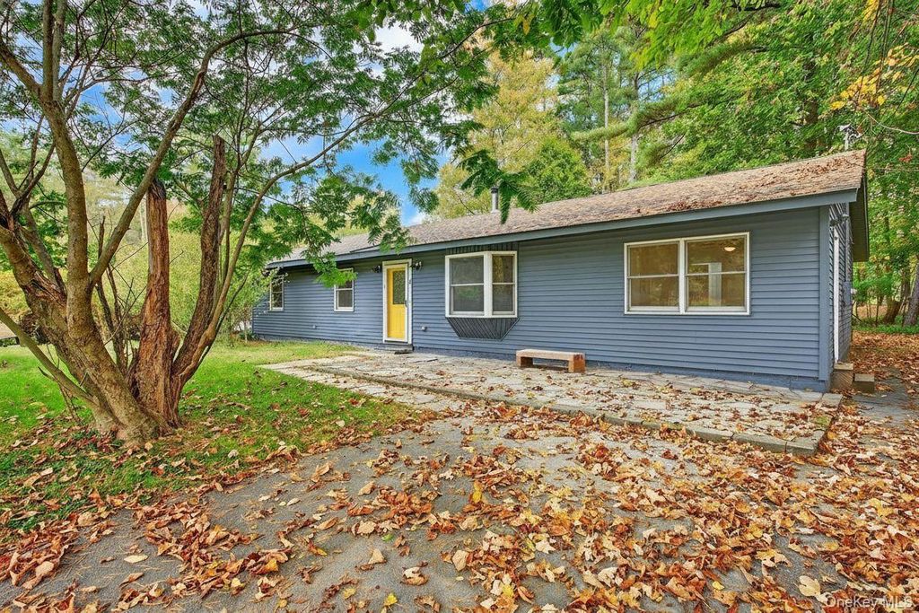 Photo of 5 Lazy Brook Lane, Woodstock, NY 12498 (MLS # 923406)