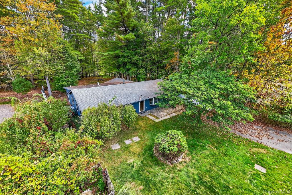 Photo of 5 Lazy Brook Lane, Woodstock, NY 12498 (MLS # 923406)