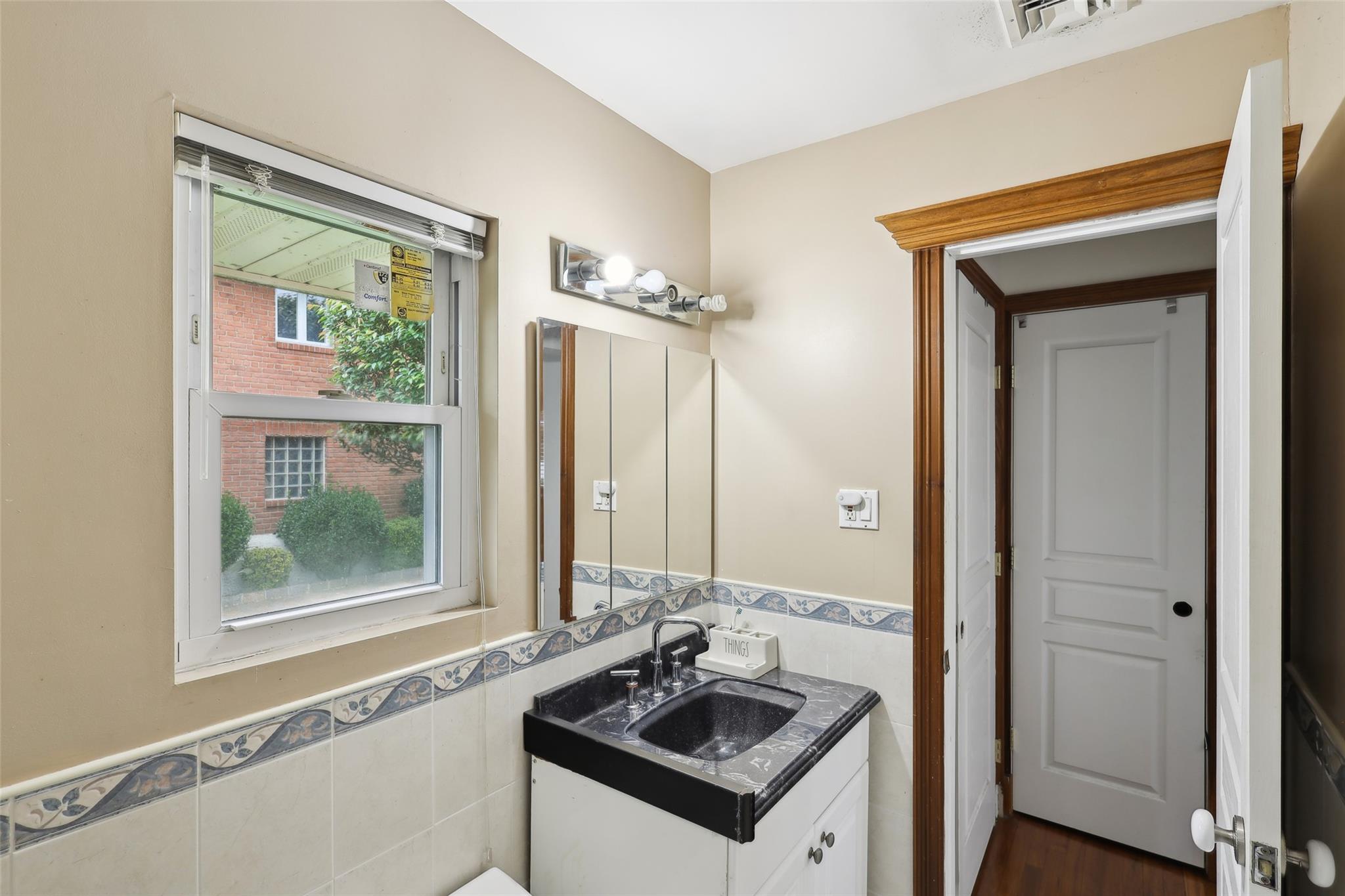 717 The Plain Road, Westbury, New York image 15