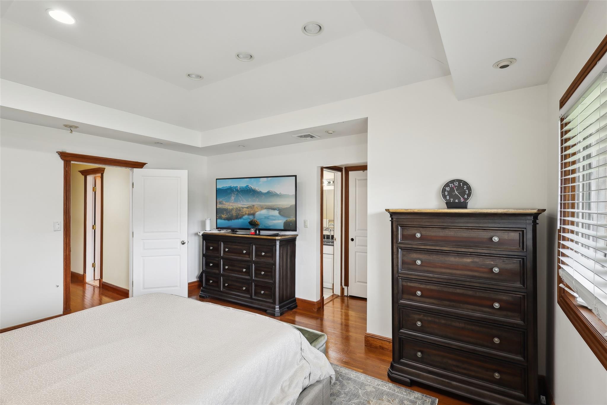 717 The Plain Road, Westbury, New York image 13