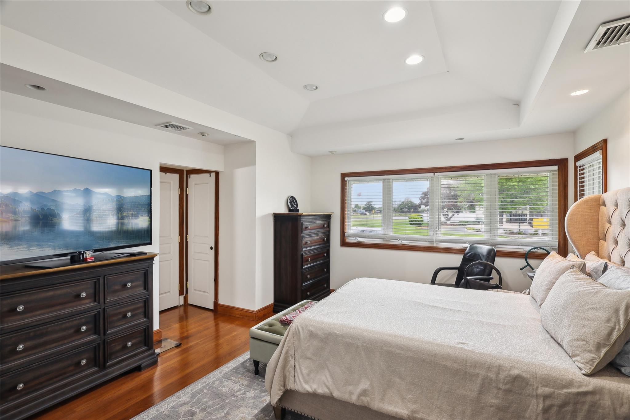 717 The Plain Road, Westbury, New York image 12