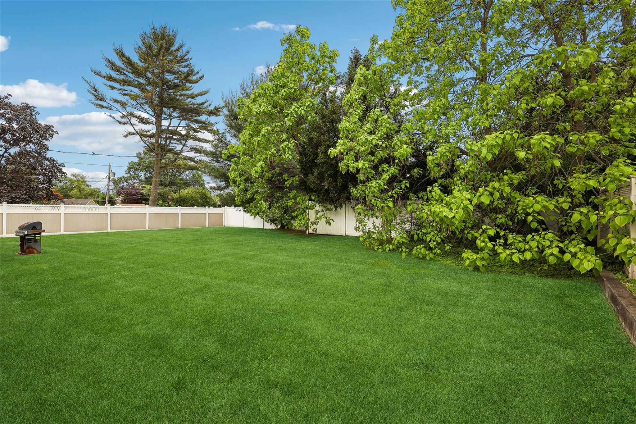 717 The Plain Road, Westbury, New York image 24