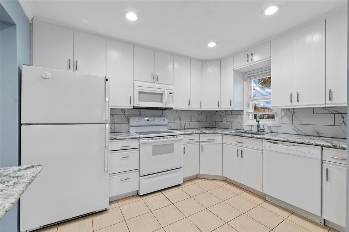64 Sunset Avenue, Farmingdale, New York image 9