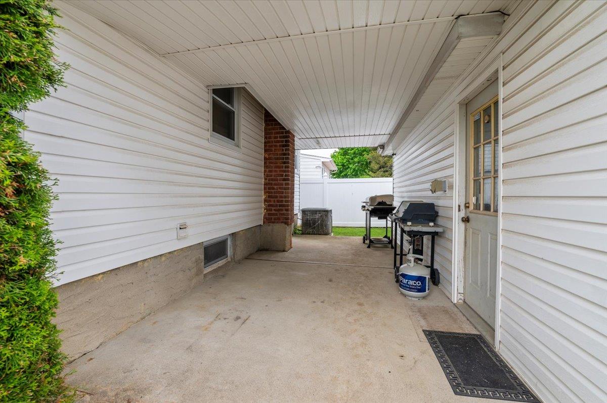 64 Sunset Avenue, Farmingdale, New York image 21