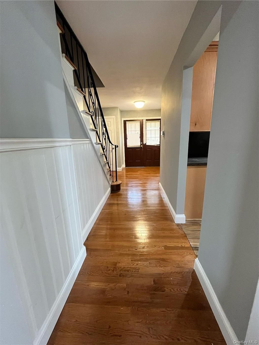 Photo of 100 Lexington Avenue, Holbrook, NY 11741 (MLS # 950530)