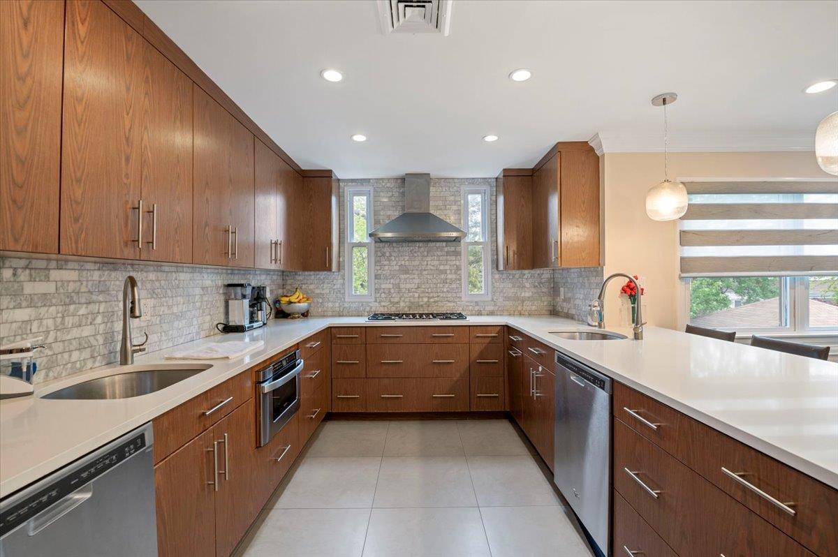 432 Rugby Road, Cedarhurst, New York image 10