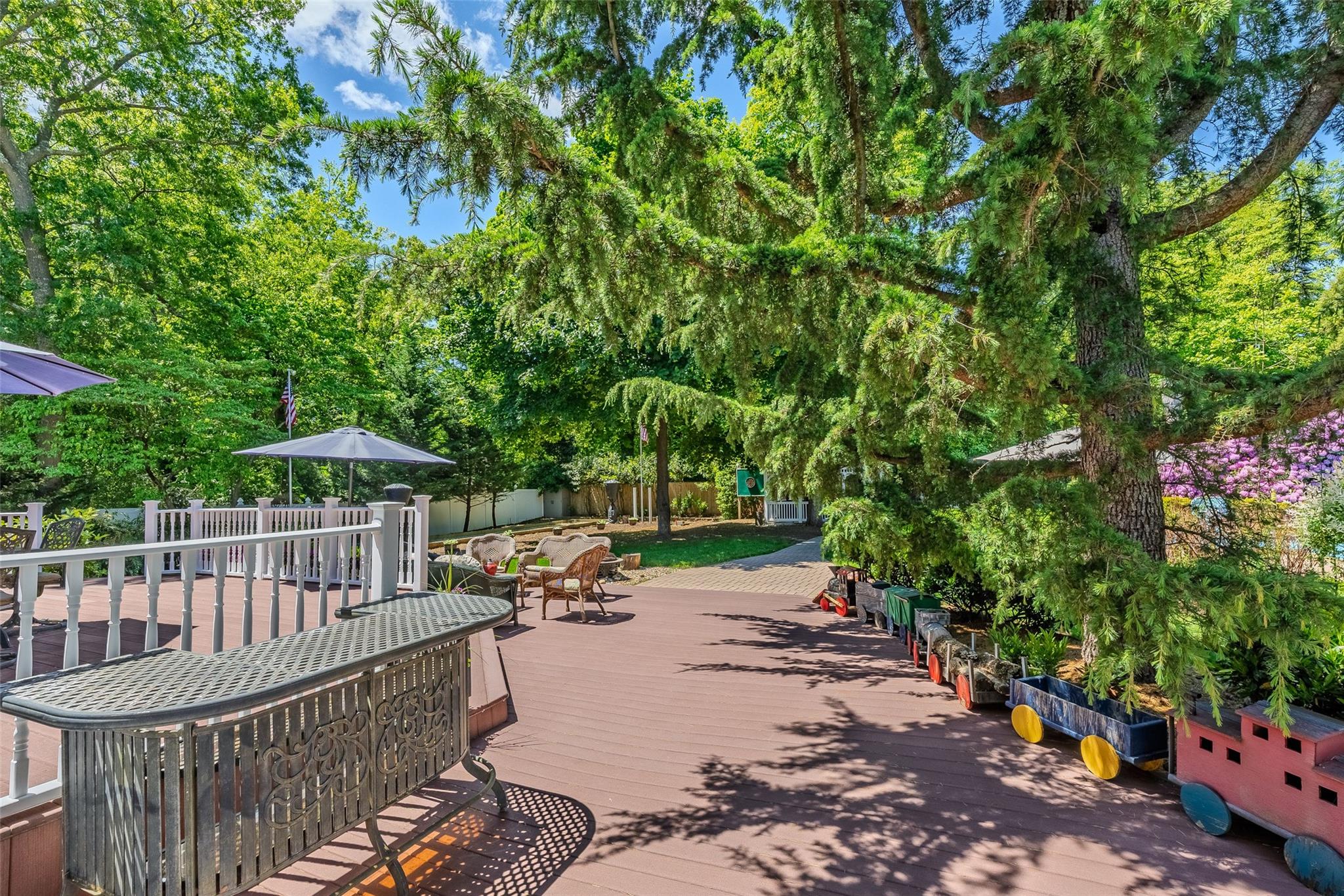 4 Pak Court, East Setauket, New York image 38