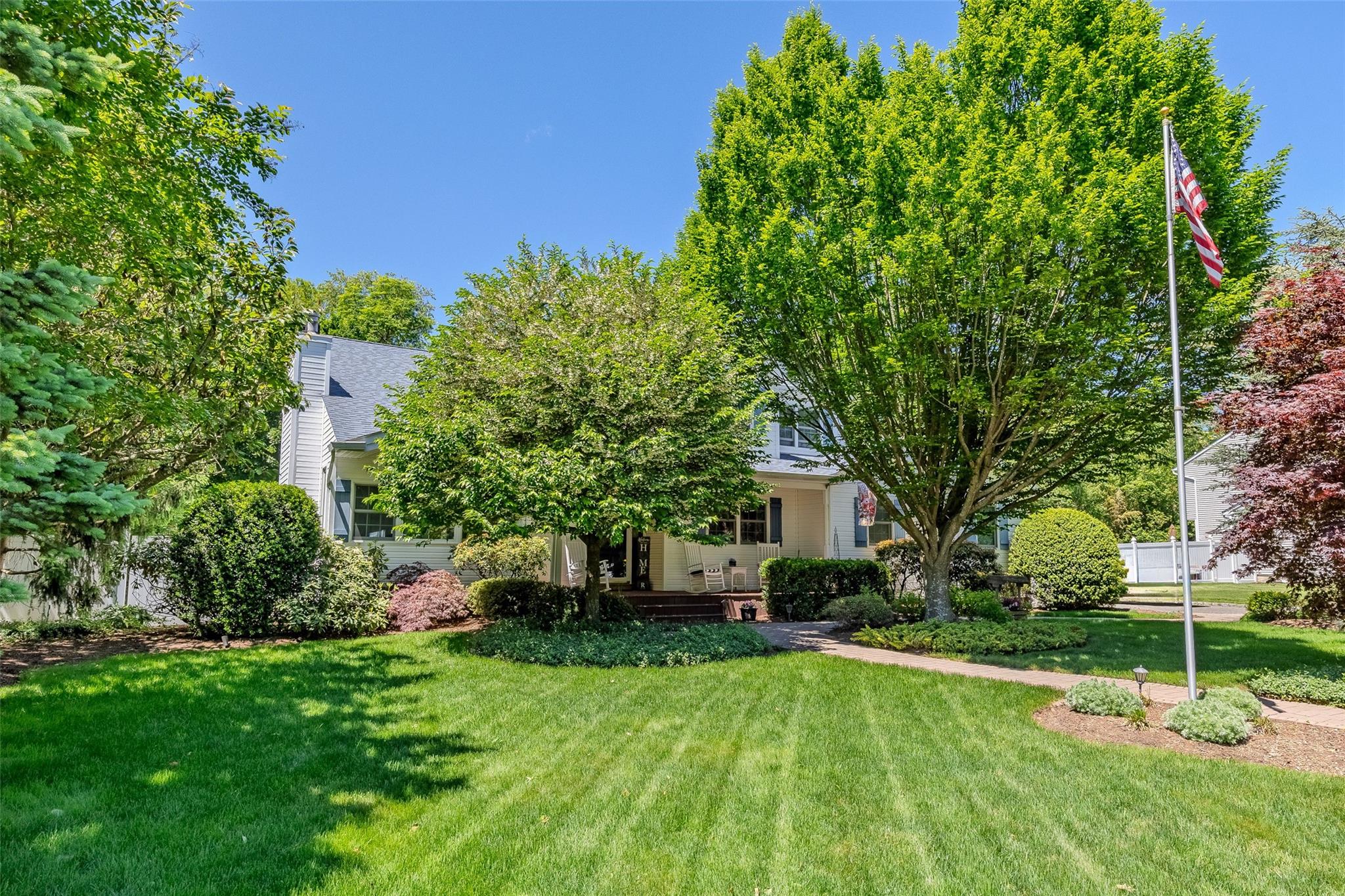 4 Pak Court, East Setauket, New York image 5