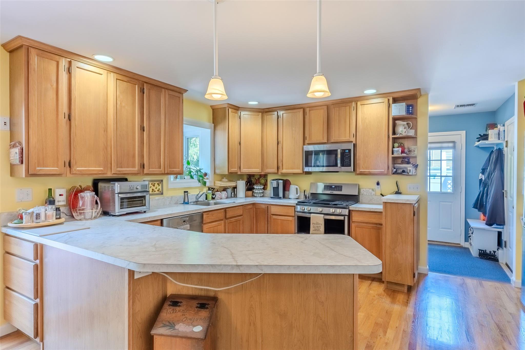 4 Pak Court, East Setauket, New York image 13
