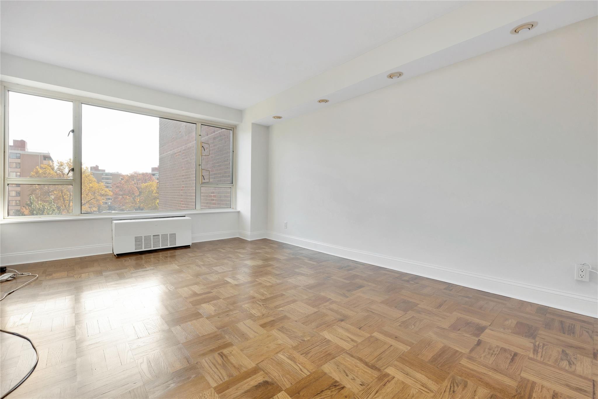 166-25 Powells Cove Boulevard #4G, Beechhurst, New York image 16