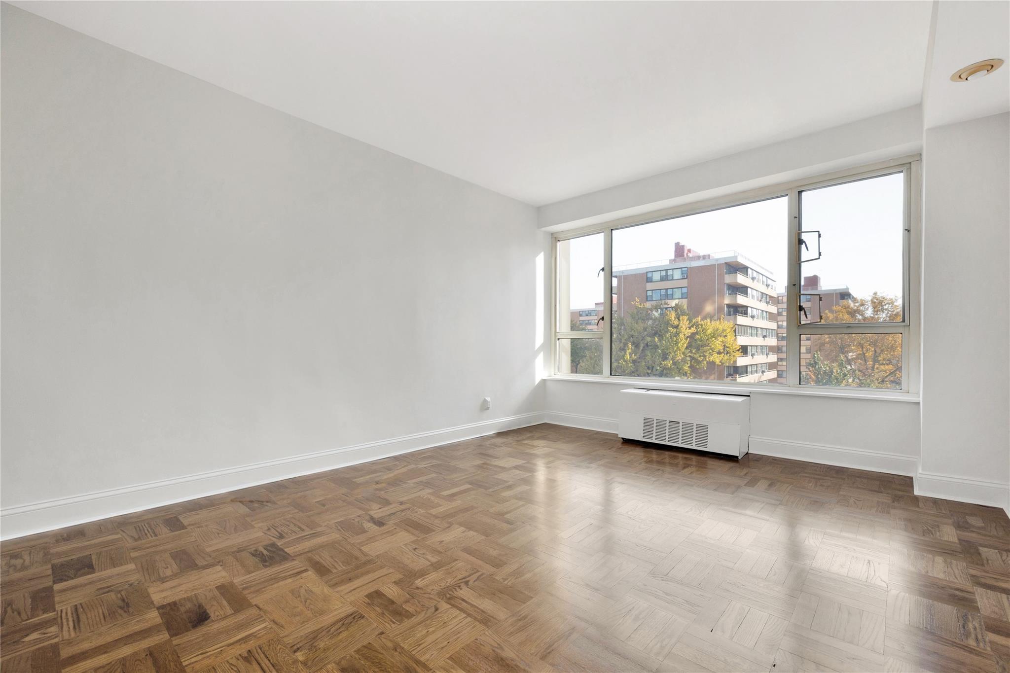 166-25 Powells Cove Boulevard #4G, Beechhurst, New York image 15