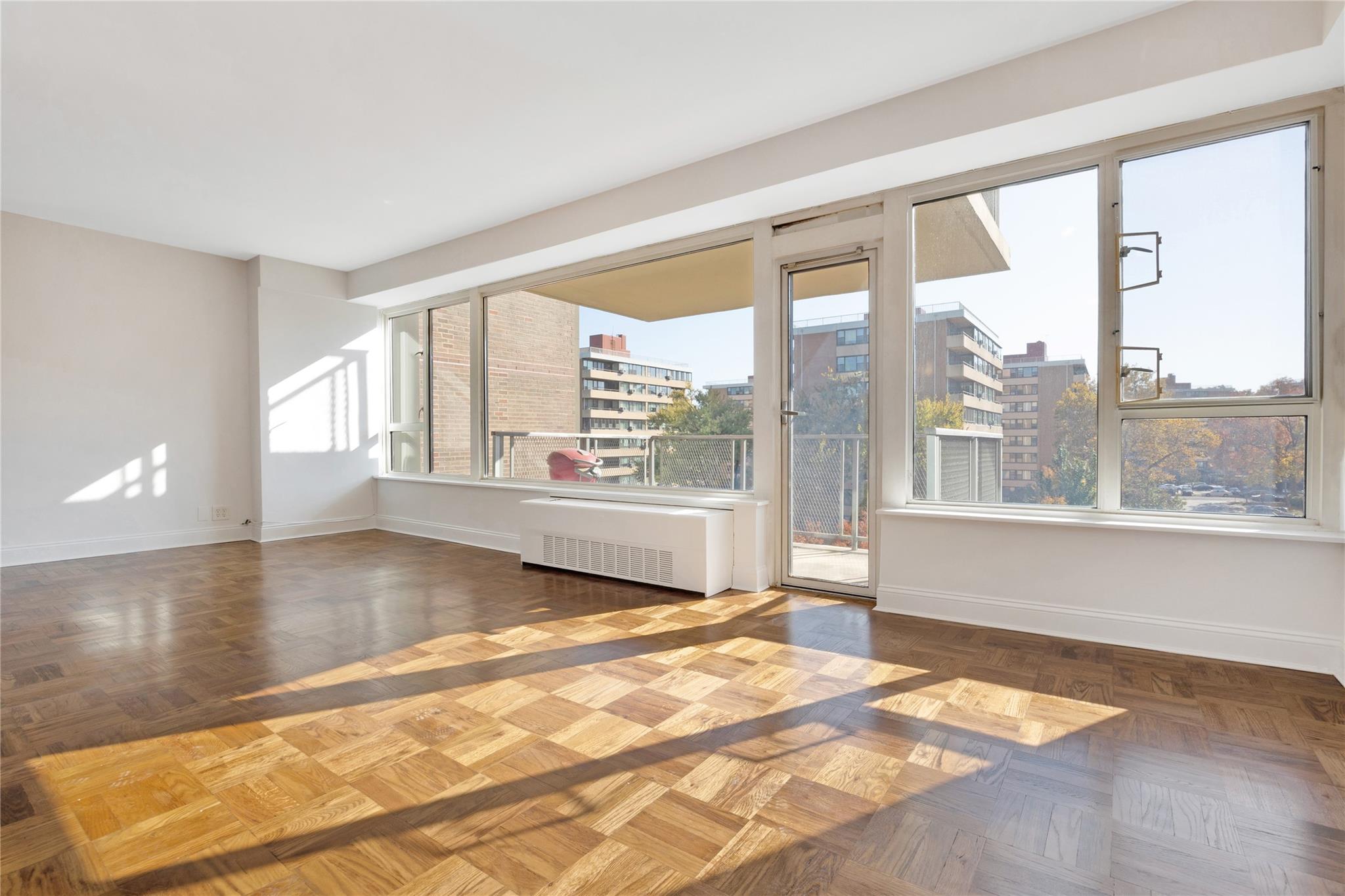 166-25 Powells Cove Boulevard #4G, Beechhurst, New York image 3