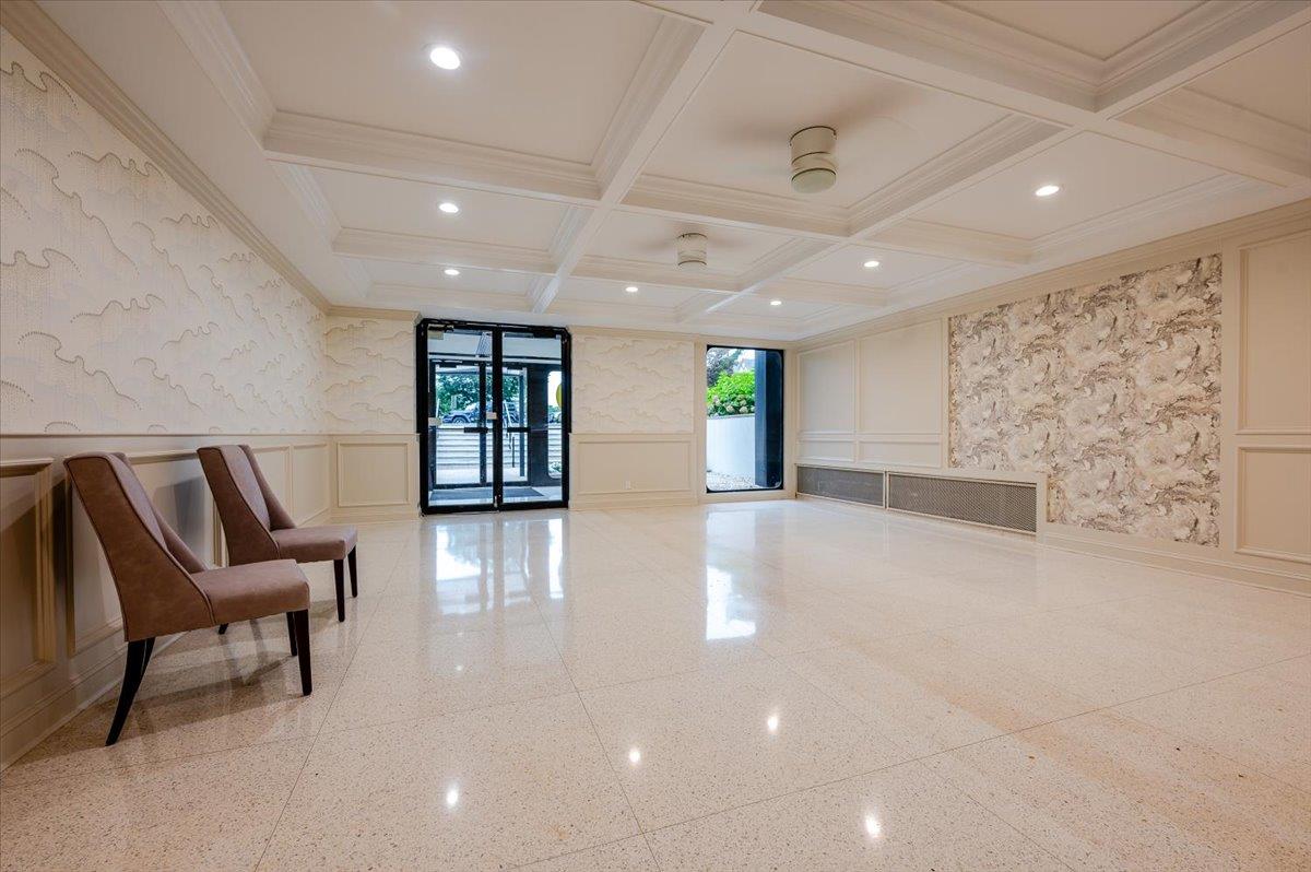 10 Lenox Road #3-M, Rockville Centre, New York image 2