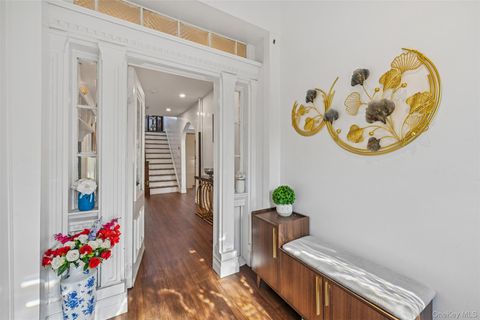 Photo of 160 Bedford Avenue, Merrick, NY 11566 (MLS # 927503)