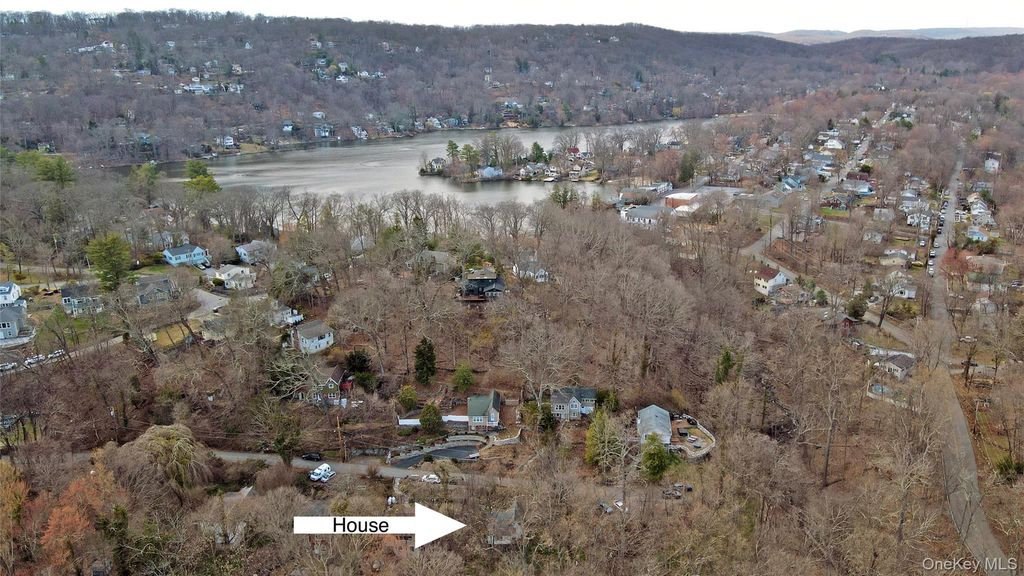Photo of 25 Harper St, Lake Peekskill, NY 10579 (MLS # 979240)