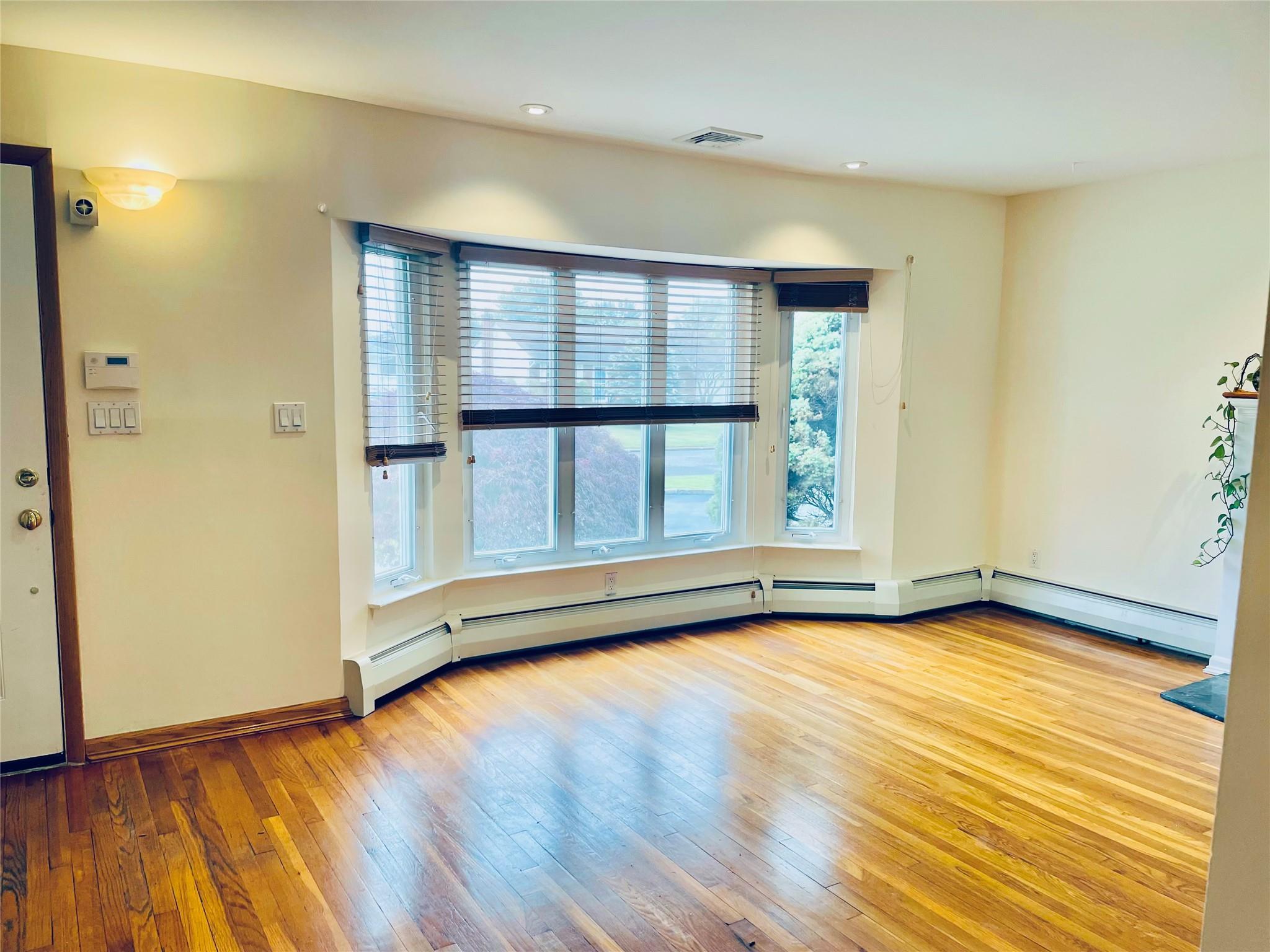 24 Gaymor Lane, Commack, New York image 3